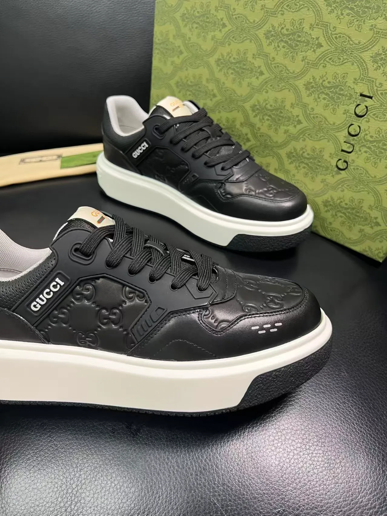 P460 new men's shoes GUCCI [Lightning] latest shoes are shipped. Original quality, fashionable, made of special materials, lining and mesh, brand new packaging. The foot feels super comfortable and the workmanship is impeccable Code number: 38-45 No. 058